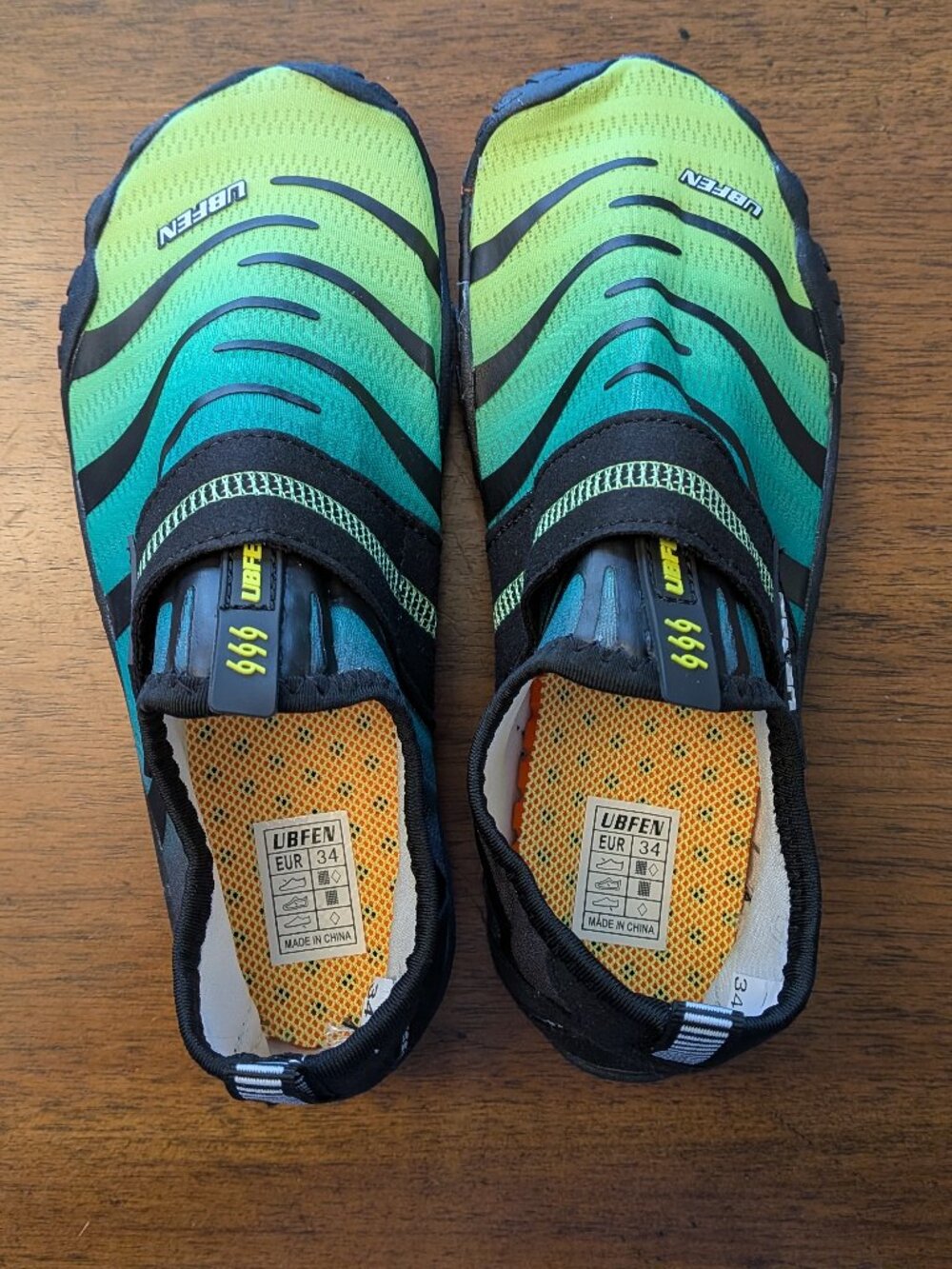 UBFEN Water Shoes / Aqua Socks for Kids